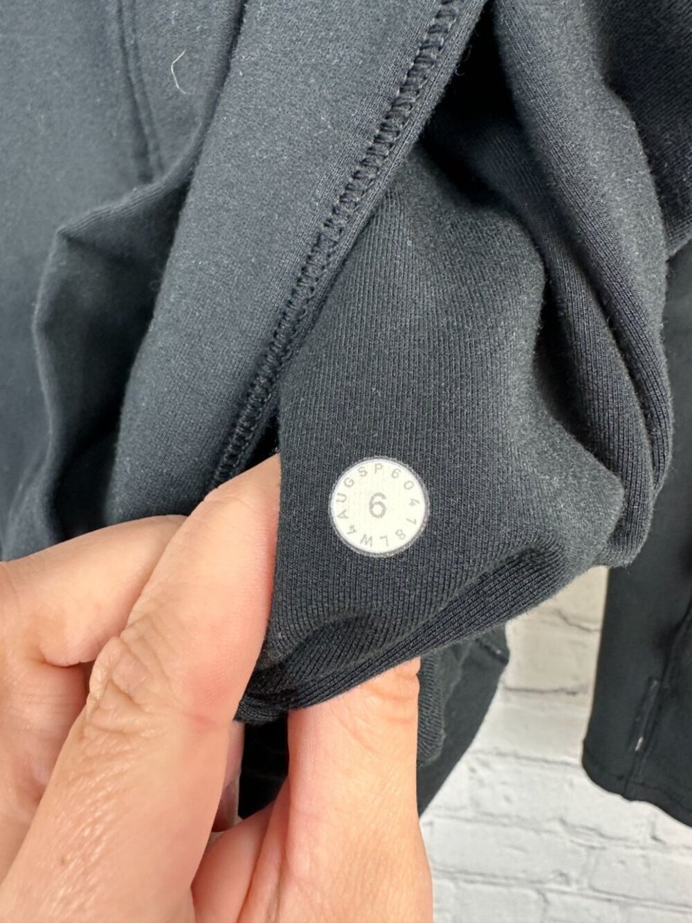Lululemon Peloton Coast Easy wrap jacket size 6 - Picture 5 of 9